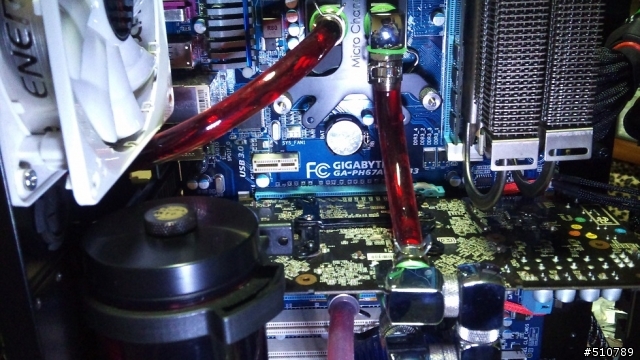 (分享兼開箱..更新完成篇)打造自己的水冷電腦之過程..圖多文長.