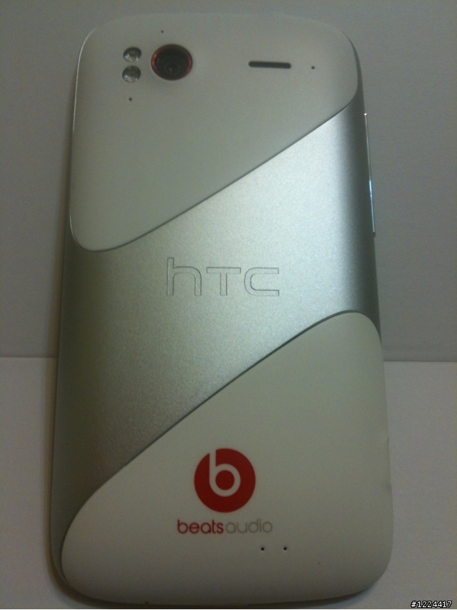 為了那抹陶瓷白......HTC Sensation XE(白)