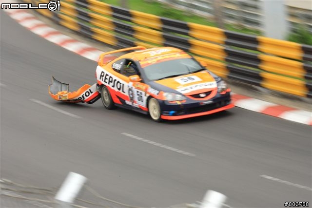 新手EF100-400 下大雨影賽車,請評語