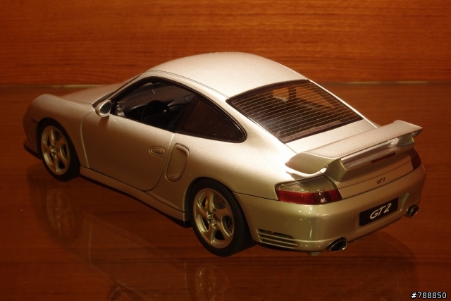 歡迎蒞臨Porsche 911(996)全車系1/18模型發表會【共30台】