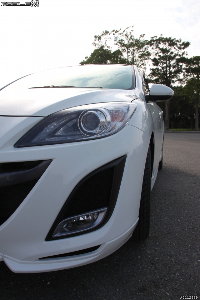 [分享]Mazda 3 2.0 5D 頂級版 簡易開箱文 !!!!!