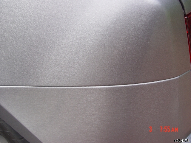 一群蠻牛加一匹馬