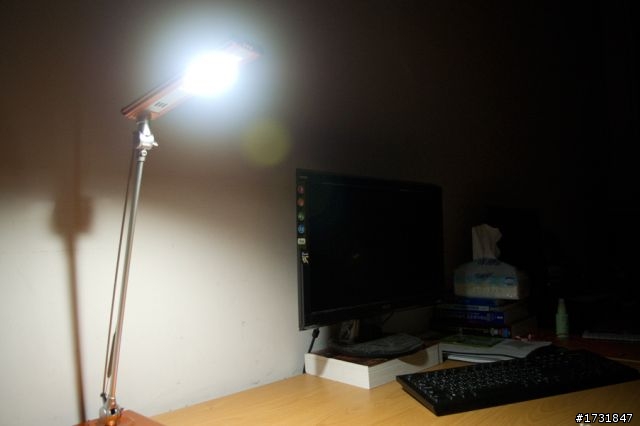 簡潔俐落的好檯燈--MAGIC Mini LED開箱~
