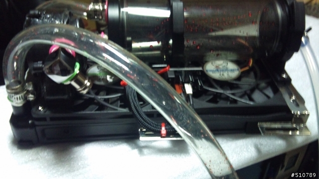 (分享兼開箱..更新完成篇)打造自己的水冷電腦之過程..圖多文長.