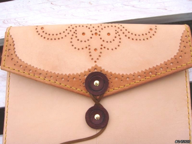 [分享] 自製手縫iPad皮套也要來個牛津雕花一下