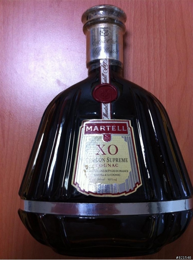 一些老洋酒  不知酒的價值為何