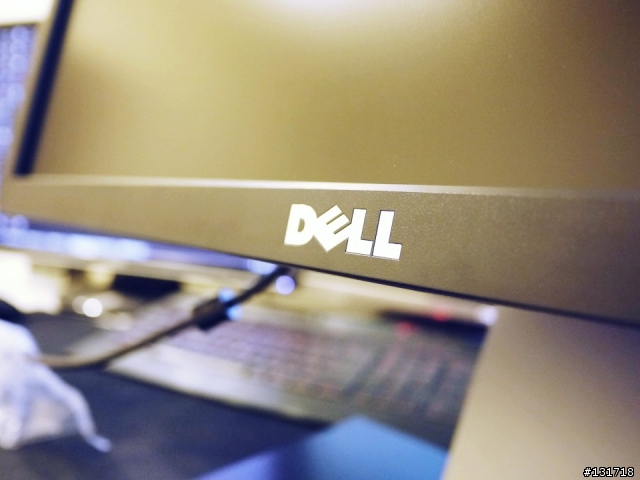 【開箱文】DELL U2711 27吋X2螢幕雙刀流~ 正式服役!!
