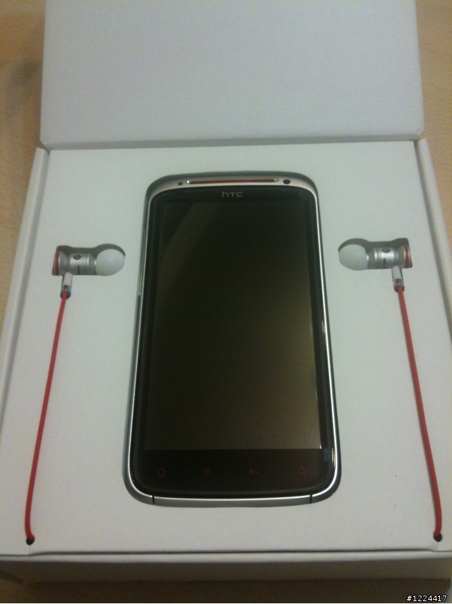 為了那抹陶瓷白......HTC Sensation XE(白)