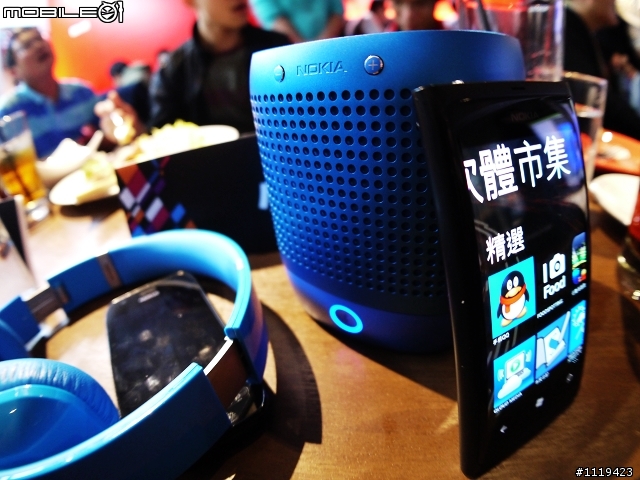 【批著N9的外衣強力現身台灣】 Nokia的最新芒果手機 Lumia 800