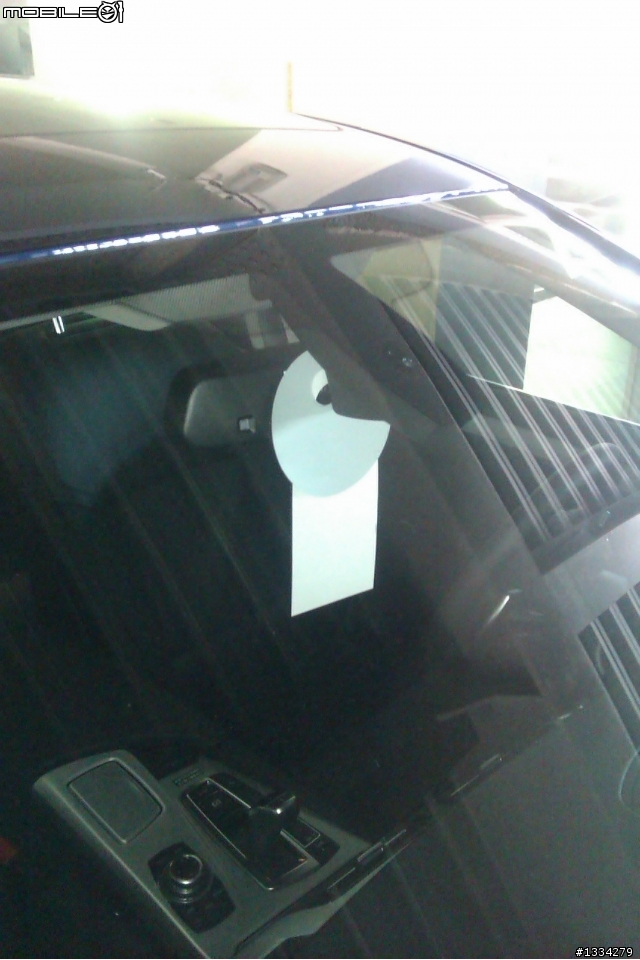大白終於游入港(2012 F10 520D)