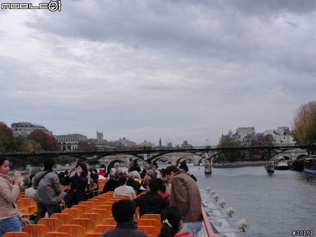 [遊記] 法比荷之旅（Day 1 ）凱旋門、巴黎鐵塔、羅浮宮、賽納河（圖多，慎入）