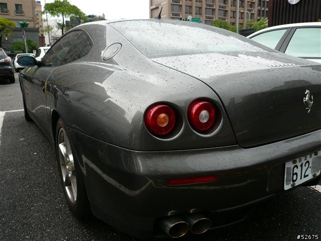 雨中灰色低調 Ferrari 612 Scaglietti
