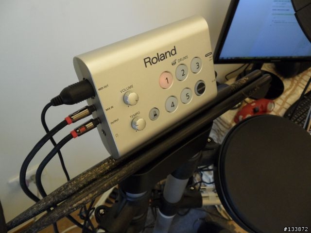 [開箱文]分享我的鼓房~Roland V-Drums+Friend Jam+Drum Tutor