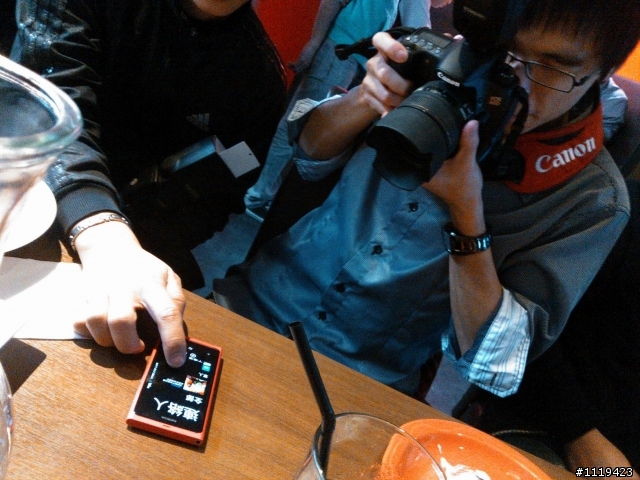 【批著N9的外衣強力現身台灣】 Nokia的最新芒果手機 Lumia 800