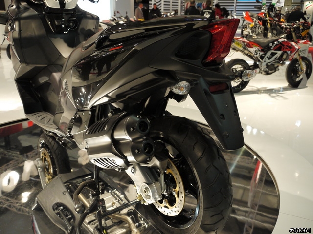 Aprilia SRV850 米蘭展實車圖