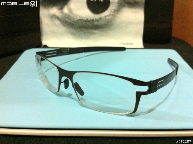 [醇圖片分享] 德國薄鋼的2兄弟們見面了 (ic! berlin + Mykita) ^_^