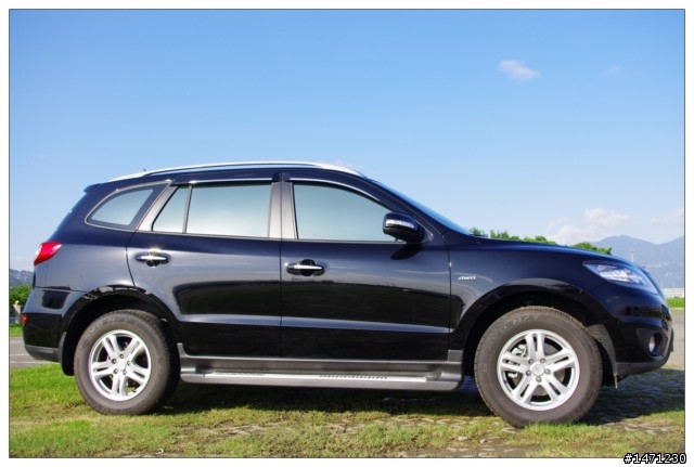 2011年 4WD eVGT 黑.山土匪. santa fe 開箱圖.......文
