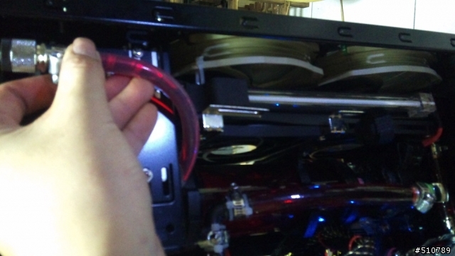 (分享兼開箱..更新完成篇)打造自己的水冷電腦之過程..圖多文長.