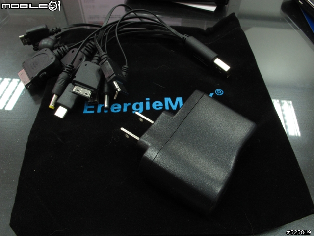 開箱文~支援太陽能充電的行動電源～～
