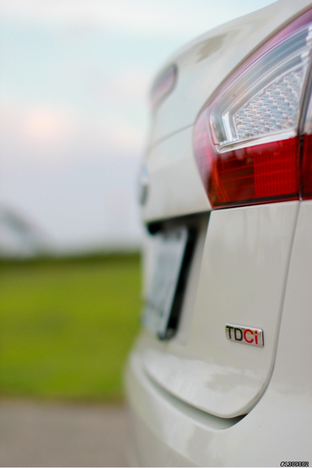 ~硬是要開箱的MONDEO TDCI 白豪莽~