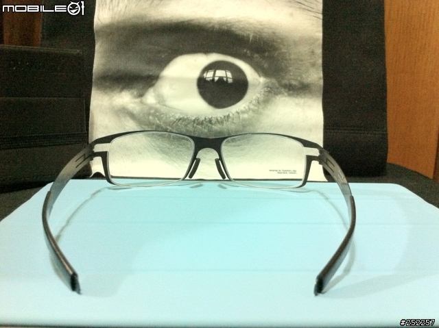 [醇圖片分享] 德國薄鋼的2兄弟們見面了 (ic! berlin + Mykita) ^_^
