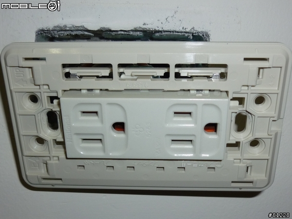 請問有關牆壁電源插座的問題