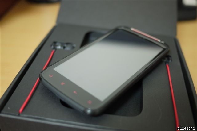 再加一發 HTC Sensation XE 感動開箱 及使用心得