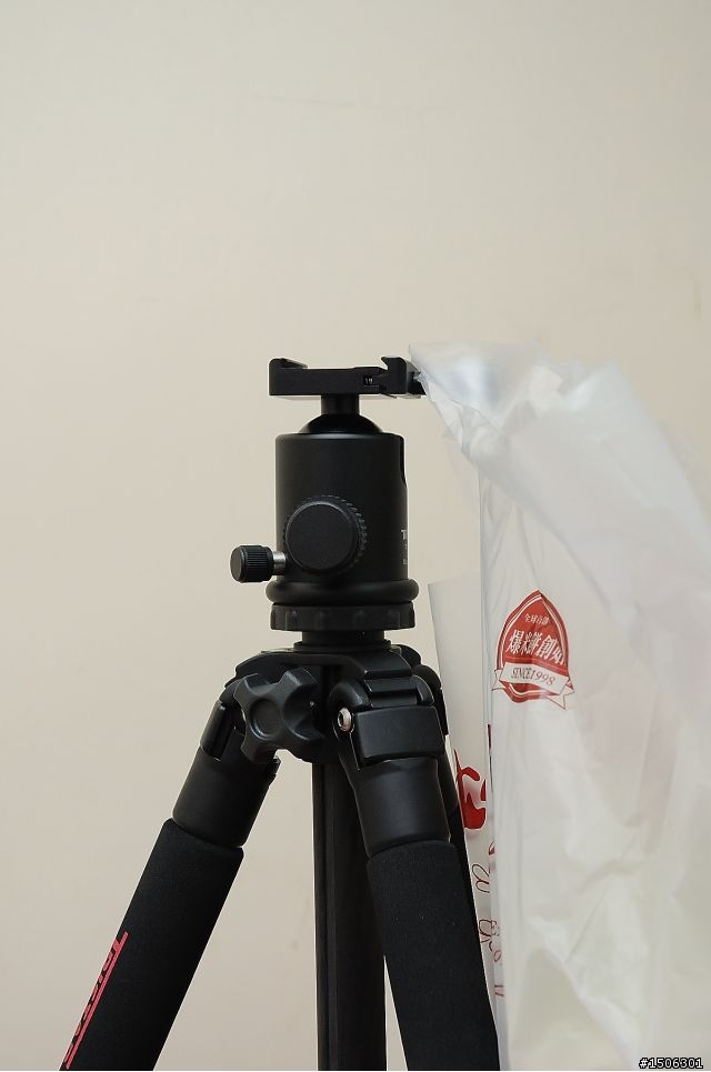當別人都在開思銳的腳架時，小弟來開另一個台灣至大陸設廠的牌子 TRISTAR-TRI-283C