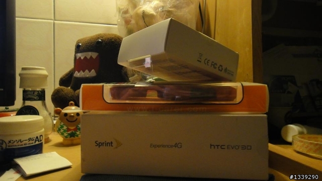 我的第一隻手機HTC EVO 3D 白色版