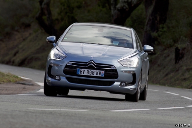 Citroen DS5現身