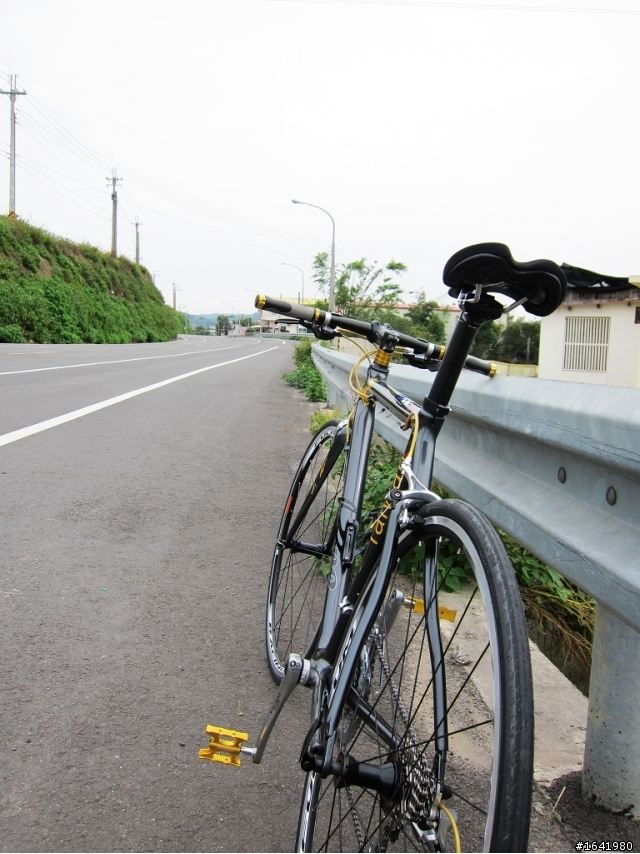[開箱] 幸運之神送來的 VOLANDO J.I.U 平把公路車 -- 閃亮登場