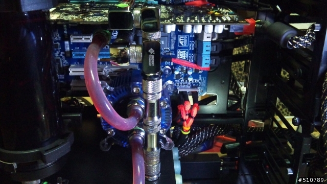 (分享兼開箱..更新完成篇)打造自己的水冷電腦之過程..圖多文長.