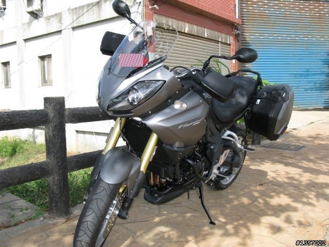 英倫風采-TRIUMPH TIGER 1050開箱文