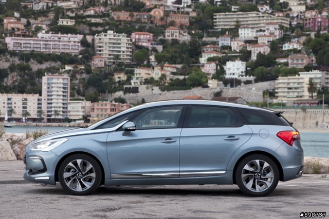 Citroen DS5現身