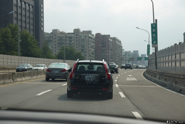 [VOLVO V100首開箱]  D8 RR  紅黑配色誰比我殺!!(胡言亂語中~)