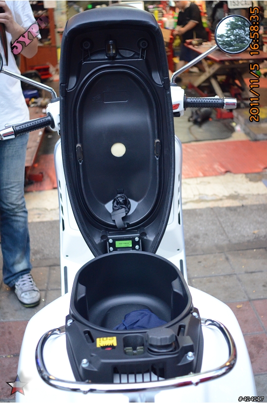[開箱] 義大利浪漫風情 Piaggio Vespa GTS 300 ie