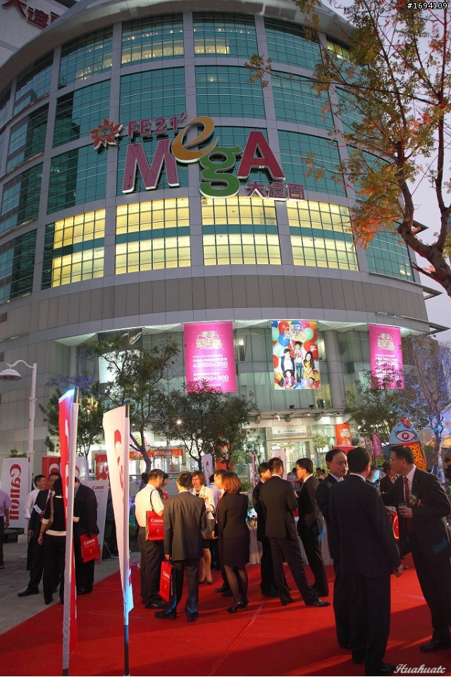20111103高雄大遠百活動