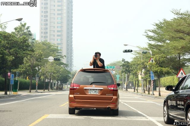 Škoda夢時代→高雄美術館「2011車主大會師」