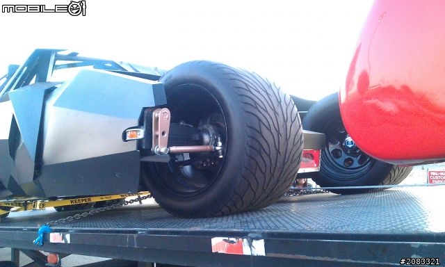 在路上碰到蝙蝠俠了!!! (有圖有真相)