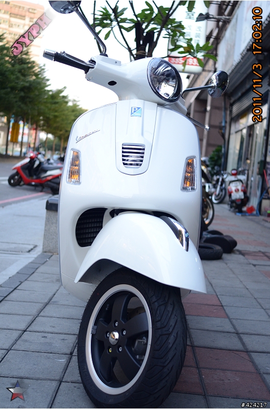 [開箱] 義大利浪漫風情 Piaggio Vespa GTS 300 ie