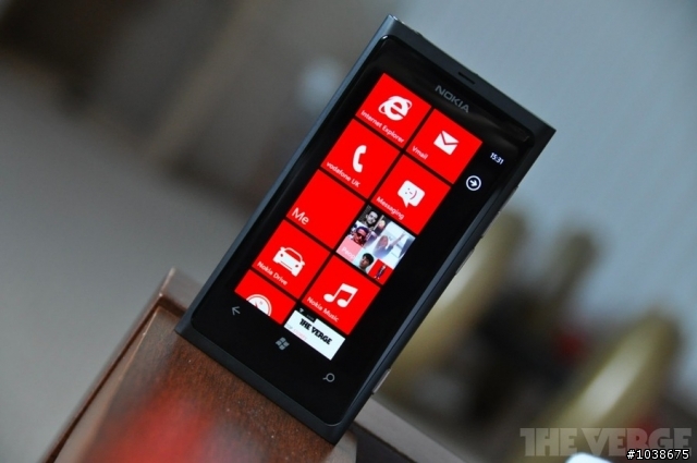 Nokia Lumia 800 評測