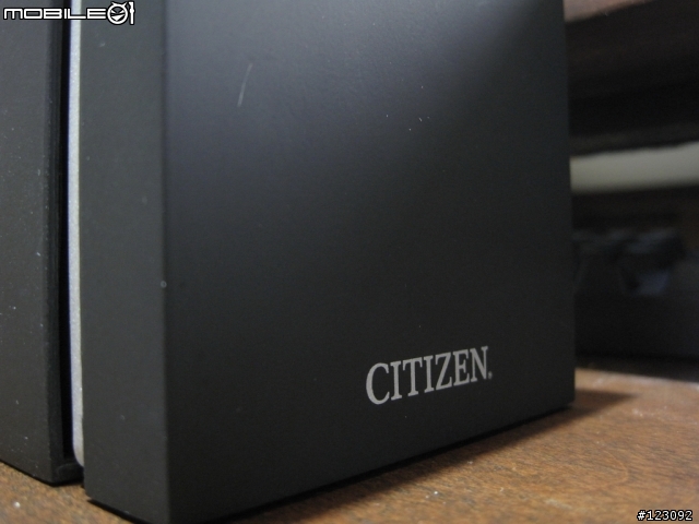[ 開箱 ]CITIZEN ATD53-3012 光動能電波錶(曬黑版)