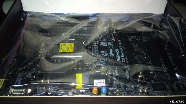 (純開箱) 升級囉! 華擎 Z68 Extreme3 Gen3 與 I7 2600K(水冷機完成囉!)