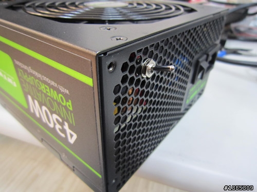 [破解改裝]-史上最強430W穩跑 2張GTX580 SLI