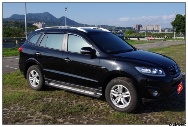 2011年 4WD eVGT 黑.山土匪. santa fe 開箱圖.......文