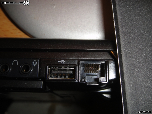 我的 TOSHIBA PROTEGE R700 RJ45孔