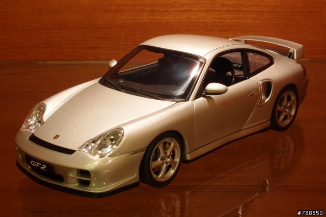 歡迎蒞臨Porsche 911(996)全車系1/18模型發表會【共30台】