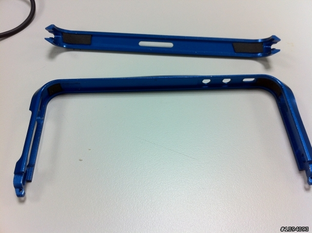 IPHONE鋁殼一拆 瞬間倒陽