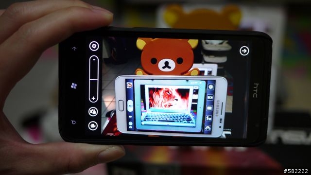 HTC 4.7吋泰坦 台灣大芒果開箱~(*从'∀')♪゛大芒果吞掉Galaxy Note/iPad/MAC air!