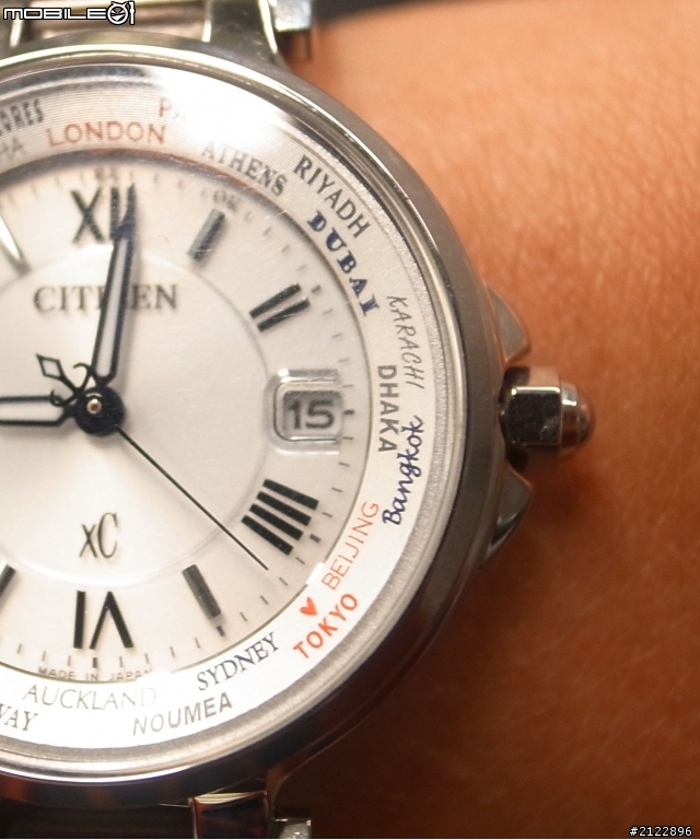 享受吧！一個人的旅行- CITIZEN XC光動能電波女表 EC1010-06A分享